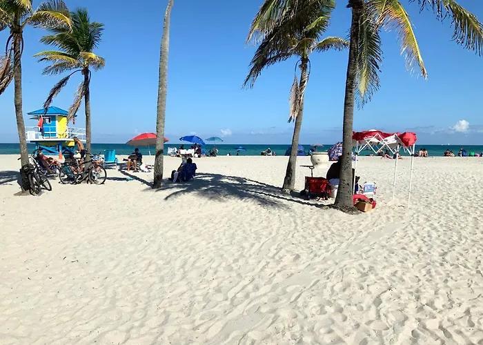 Hollywood Beach Apartments - Walk To The Beach